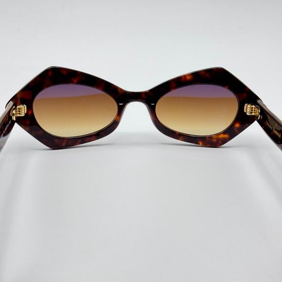 Vivienne Westwood Sunglasses VW5129 110 Havana Cat Eye Frame Brown Gradient Lens main image 7
